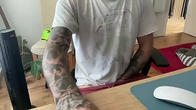 TattedUpSir online show from June 19, 12:44 pm