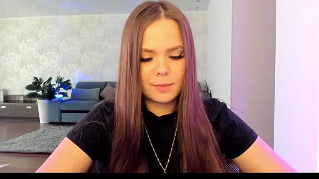 Snapshot of Kira_love_81 chatting on May 24, 4:23 am Kira love 81 online show from May 24, 4:23 am