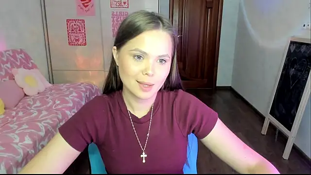Snapshot of Kira_love_81 chatting on July 1, 1:22 pm Kira love 81 online show from July 1, 1:22 pm