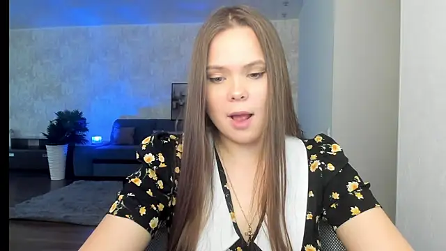 Snapshot of Kira_love_81 chatting on May 14, 12:13 pm Kira love 81 online show from May 14, 12:13 pm
