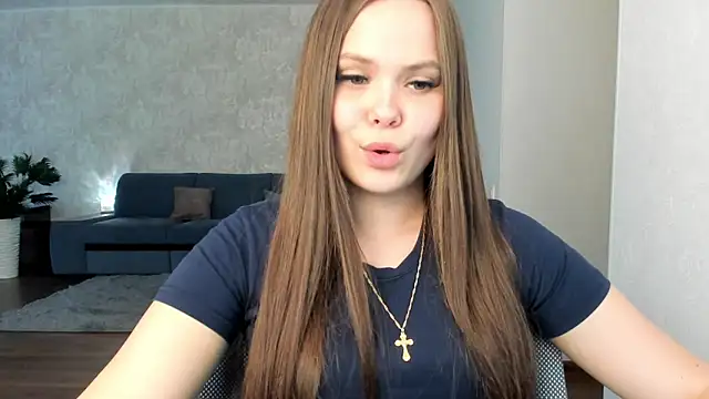 Snapshot of Kira_love_81 chatting on April 29, 12:31 pm Kira love 81 online show from April 29, 12:31 pm