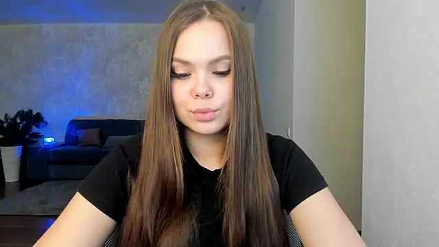 Snapshot of Kira_love_81 chatting on May 10, 4:16 am Kira love 81 online show from May 10, 4:16 am