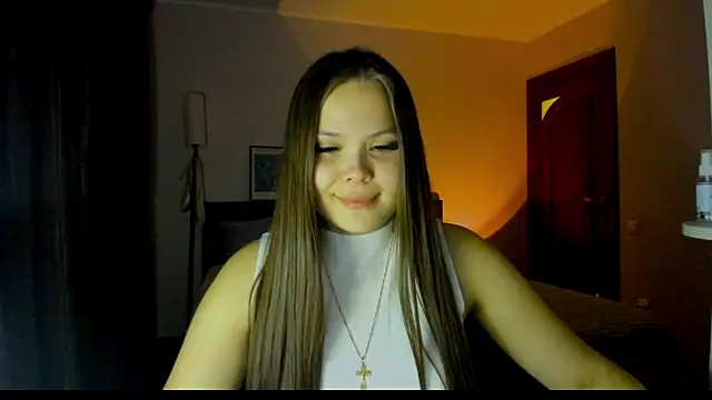 Snapshot of Kira_love_81 chatting on May 26, 7:45 pm Kira love 81 online show from May 26, 7:45 pm