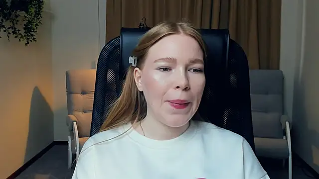 LavetaShiroma online show from November 15, 12:42 pm