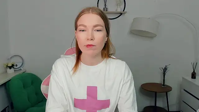 LavetaShiroma online show from December 5, 8:06 pm