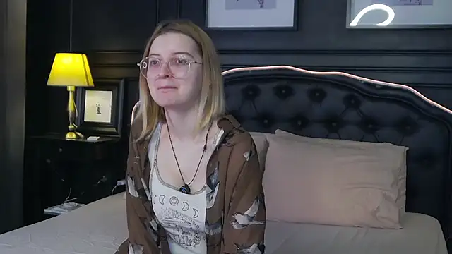 LindaGrant online show from November 13, 8:13 pm