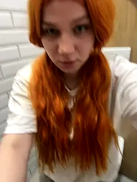 Snapshot of Outdoor_Stefii chatting on November 13, 5:44 am Outdoor Stefii online show from November 13, 5:44 am