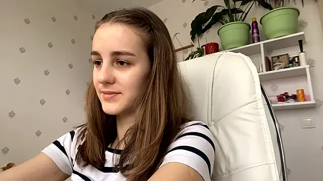 SweetieKatie online show from December 1, 8:15 am