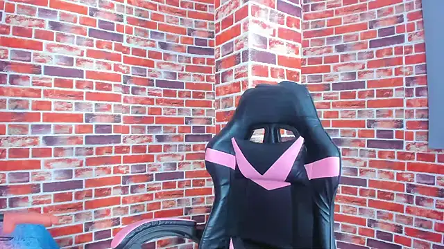 Nyra Rose online show from December 17, 4:28 am