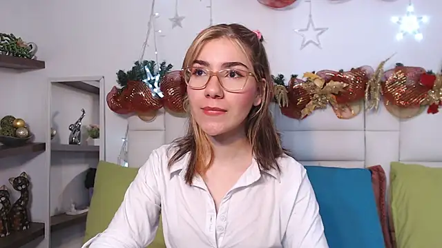 AriLumi online show from December 22, 7:36 pm