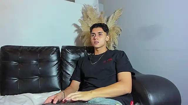 ZeusBrant online show from April 4, 1:50 pm