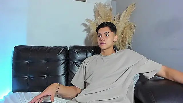 ZeusBrant online show from March 20, 1:45 pm