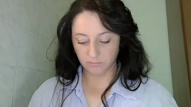 Snapshot of MelinaAx chatting on June 16, 8:14 am MelinaAx online show from June 16, 8:14 am