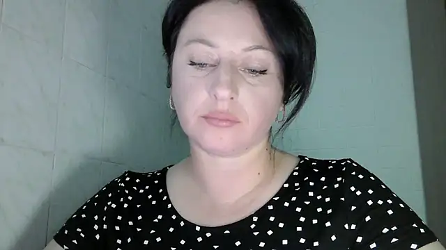 Snapshot of MelinaAx chatting on June 9, 8:10 pm MelinaAx online show from June 9, 8:10 pm