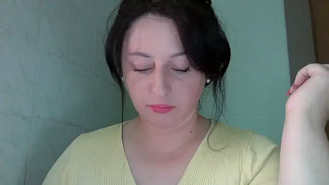 Snapshot of MelinaAx chatting on June 18, 10:09 am MelinaAx online show from June 18, 10:09 am