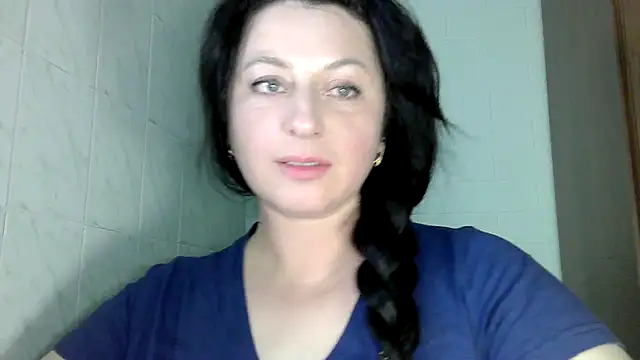 Snapshot of MelinaAx chatting on May 12, 7:42 pm MelinaAx online show from May 12, 7:42 pm