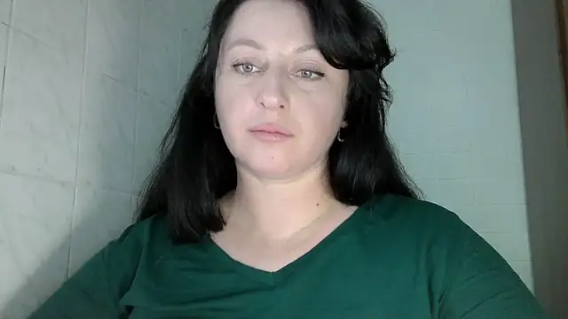 Snapshot of MelinaAx chatting on June 5, 7:52 pm MelinaAx online show from June 5, 7:52 pm