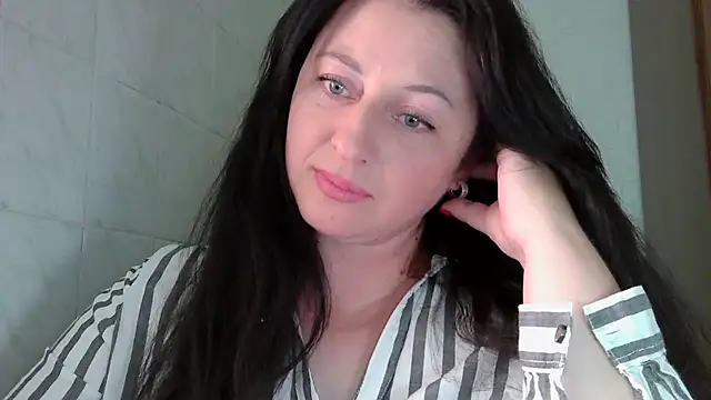 Snapshot of MelinaAx chatting on July 7, 7:17 pm MelinaAx online show from July 7, 7:17 pm