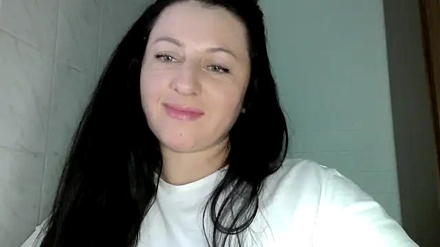 Snapshot of MelinaAx chatting on May 1, 8:36 pm MelinaAx online show from May 1, 8:36 pm