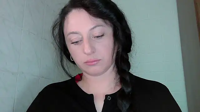 Snapshot of MelinaAx chatting on June 15, 7:30 am MelinaAx online show from June 15, 7:30 am