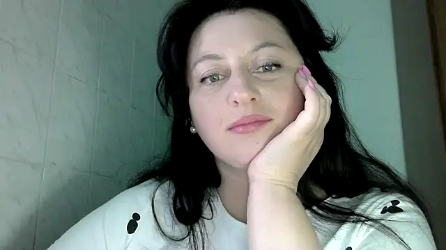 Snapshot of MelinaAx chatting on April 26, 7:22 pm MelinaAx online show from April 26, 7:22 pm