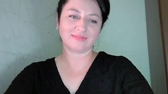 Snapshot of MelinaAx chatting on July 2, 7:09 pm MelinaAx online show from July 2, 7:09 pm