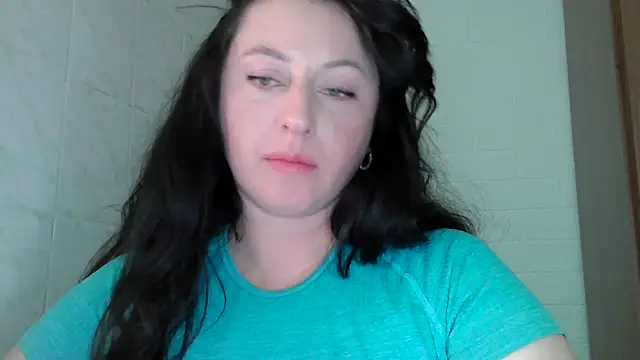 Snapshot of MelinaAx chatting on June 15, 7:57 pm MelinaAx online show from June 15, 7:57 pm