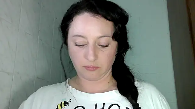 Snapshot of MelinaAx chatting on May 18, 6:56 pm MelinaAx online show from May 18, 6:56 pm