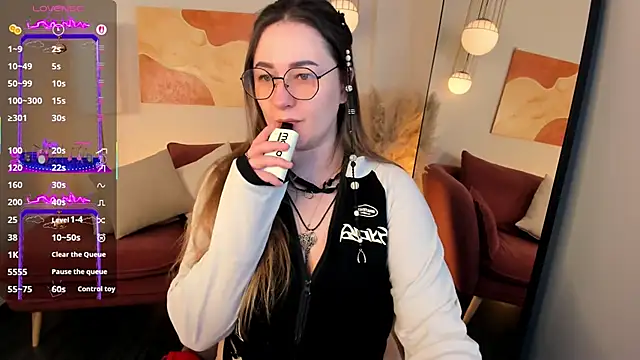 EmmaBloomm online show from December 14, 9:09 pm