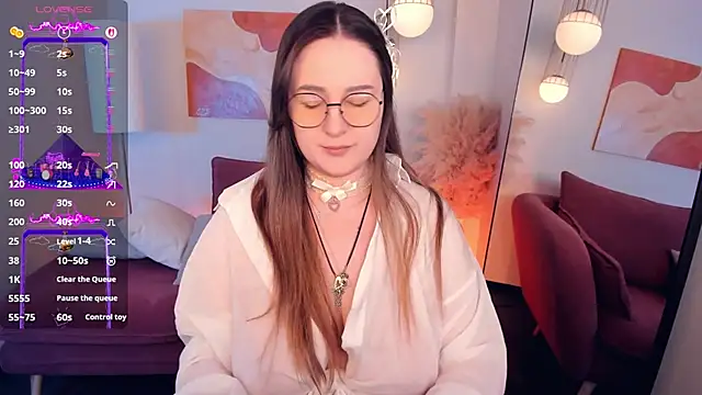 EmmaBloomm online show from January 10, 9:32 pm