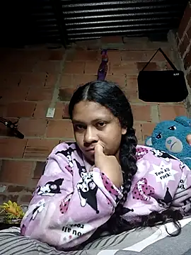 Snapshot of Sweet_Milk03 chatting on December 3, 5:19 am Sweet Milk03 online show from December 3, 5:19 am