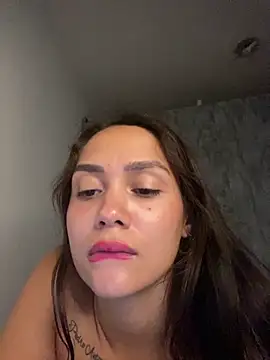 carolsapequinha online show from April 3, 7:20 pm