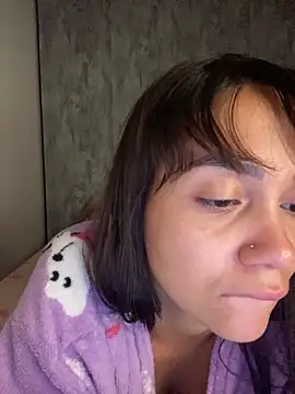 carolsapequinha online show from May 13, 9:05 am