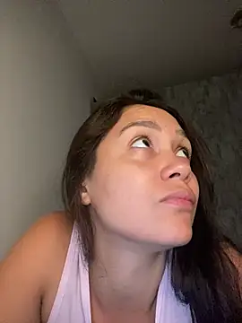 Snapshot of carolsapequinha chatting on February 16, 11:02 pm carolsapequinha online show from February 16, 11:02 pm