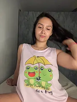 Snapshot of carolsapequinha chatting on February 10, 3:22 pm carolsapequinha online show from February 10, 3:22 pm