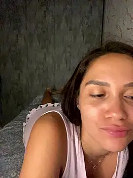 Snapshot of carolsapequinha chatting on January 17, 2:26 am carolsapequinha online show from January 17, 2:26 am