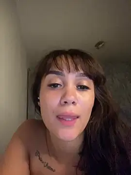 carolsapequinha online show from April 23, 12:50 am