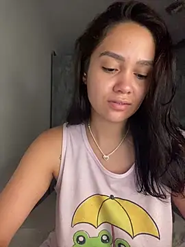 Snapshot of carolsapequinha chatting on February 7, 12:13 pm carolsapequinha online show from February 7, 12:13 pm