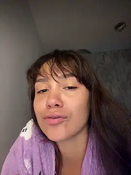 carolsapequinha online show from May 17, 1:33 pm