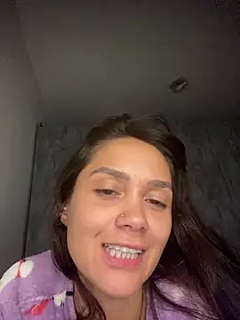 carolsapequinha online show from May 22, 9:35 pm