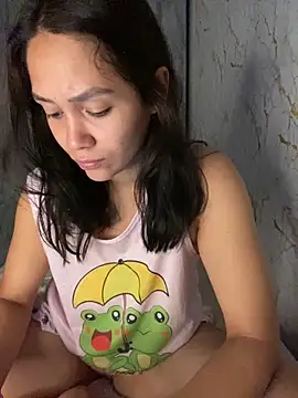 Snapshot of carolsapequinha chatting on December 17, 12:32 pm carolsapequinha online show from December 17, 12:32 pm