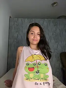 Snapshot of carolsapequinha chatting on February 12, 1:22 pm carolsapequinha online show from February 12, 1:22 pm