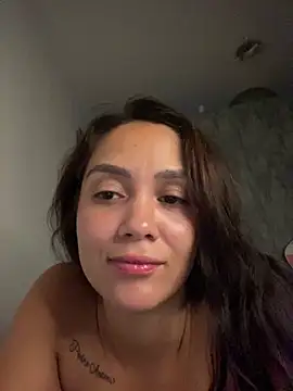 carolsapequinha online show from March 31, 11:40 pm