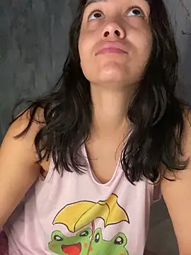 Snapshot of carolsapequinha chatting on December 22, 12:05 pm carolsapequinha online show from December 22, 12:05 pm