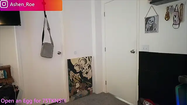 AshenRoe online show from April 8, 11:50 pm