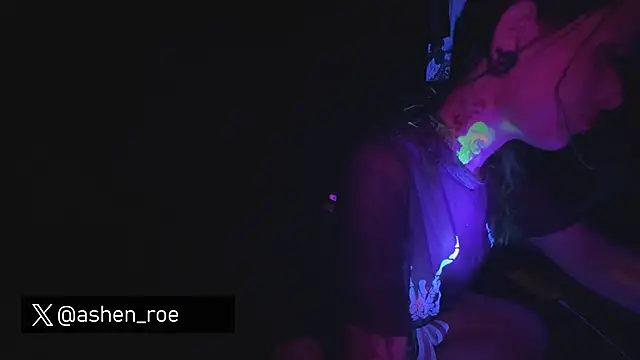 AshenRoe online show from March 1, 1:00 pm