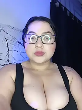 Sweety chloe online show from June 6, 11:10 pm