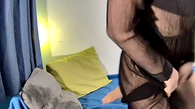 Leila cam18 online show from December 17, 8:03 pm