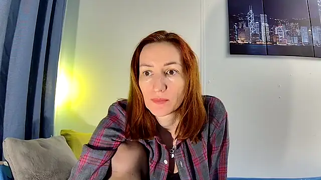 Snapshot of Leila_cam18 chatting on May 29, 8:26 pm Leila cam18 online show from May 29, 8:26 pm