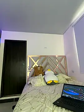 Issy moon online show from November 14, 9:18 pm